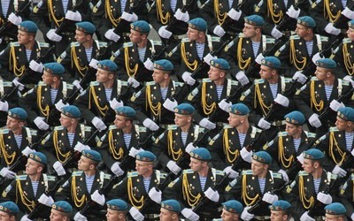 В Україні у 2013 році буде призупинений призов на строкову військову службу.