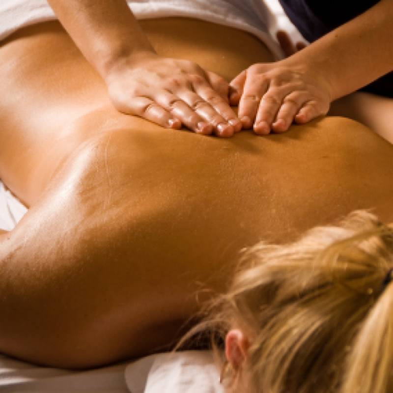 Як правильно робити масаж спини?
